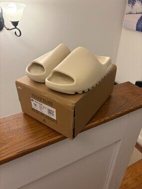 Yeezy Slides size US 10 - Bone color
